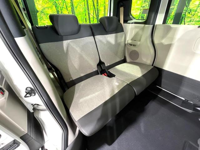 後部座席も気になるようなキズ・汚れやへたり等、大きなダメージはなく、良好な状態です。