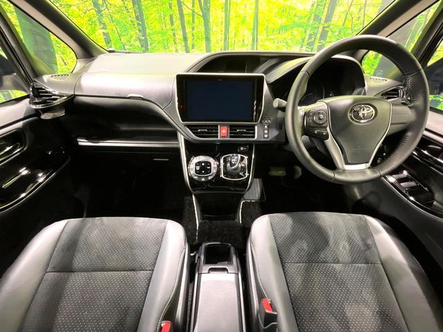 ヴォクシー ハイブリッドＺＳ　煌ＩＩＩ　禁煙車　両側パワースライドドア　純正１０インチナビ　バックカメラ　セーフティセンス　デジタルインナーミラー　クルーズコントロール　シートヒーター　ＥＴＣ　クリアランスソナー（2枚目）