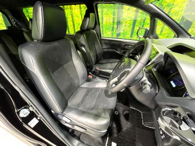 ヴォクシー ハイブリッドＺＳ　煌ＩＩＩ　禁煙車　両側パワースライドドア　純正１０インチナビ　バックカメラ　セーフティセンス　デジタルインナーミラー　クルーズコントロール　シートヒーター　ＥＴＣ　クリアランスソナー（8枚目）