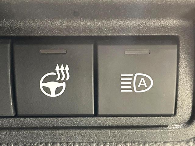 ヤリスクロス ハイブリッドＧ　禁煙車　純正８型ディスプレイオーディオ　全周囲カメラ　レーダークルーズ　セーフティセンス　ＬＥＤヘッド　シートヒーター　オートハイビーム　革巻きステアリング　純正１６インチアルミ　ＥＴＣ（7枚目）