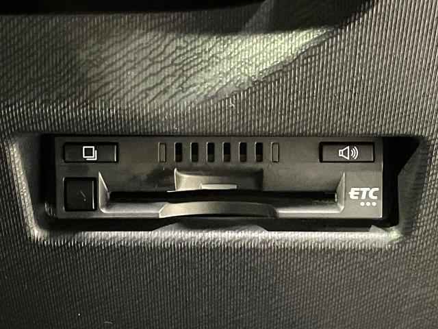 アクア Ｓ　禁煙車　純正ナビ　純正オプションアルミホイール　バックカメラ　セーフティセンス　レーンキープアシスト　スマートキー　ＬＥＤヘッドライト　ＥＴＣ　オートハイビーム　オートライト　オートエアコン（7枚目）