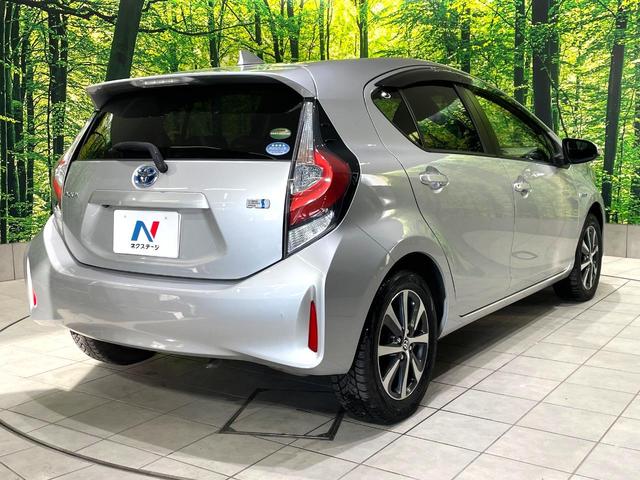アクア Ｓ　禁煙車　純正ナビ　純正オプションアルミホイール　バックカメラ　セーフティセンス　レーンキープアシスト　スマートキー　ＬＥＤヘッドライト　ＥＴＣ　オートハイビーム　オートライト　オートエアコン（17枚目）