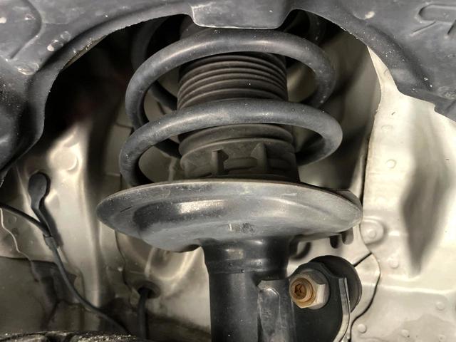 アクア Ｓ　禁煙車　純正ナビ　純正オプションアルミホイール　バックカメラ　セーフティセンス　レーンキープアシスト　スマートキー　ＬＥＤヘッドライト　ＥＴＣ　オートハイビーム　オートライト　オートエアコン（50枚目）