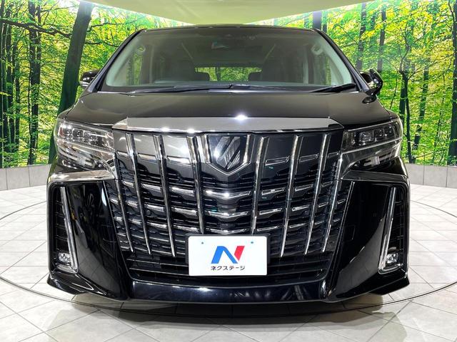 アルファード ２．５Ｓ　Ｃパッケージ　禁煙車　後期　サンルーフ　純正９型ナビ　バックカメラ　フリップダウン　レーダークルーズ　両側電動ドア　セーフティセンス　３眼ＬＥＤヘッド　シートベンチレーション　電動リアゲート（15枚目）