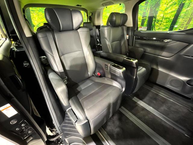 アルファード ２．５Ｓ　Ｃパッケージ　禁煙車　後期　サンルーフ　純正９型ナビ　バックカメラ　フリップダウン　レーダークルーズ　両側電動ドア　セーフティセンス　３眼ＬＥＤヘッド　シートベンチレーション　電動リアゲート（45枚目）