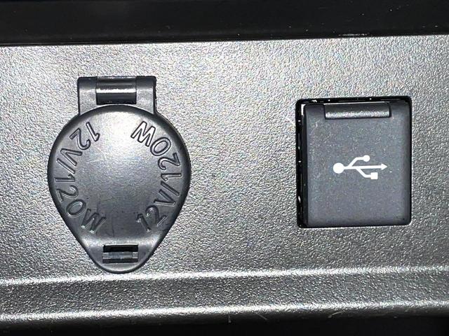 アルファード ２．５Ｓ　Ｃパッケージ　禁煙車　後期　サンルーフ　純正９型ナビ　バックカメラ　フリップダウン　レーダークルーズ　両側電動ドア　セーフティセンス　３眼ＬＥＤヘッド　シートベンチレーション　電動リアゲート（53枚目）