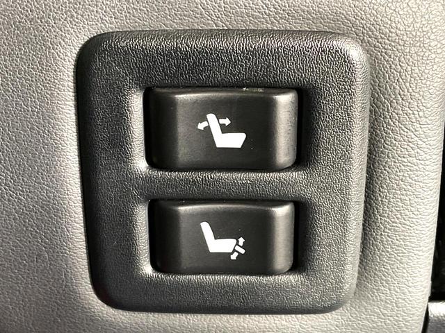 アルファード ２．５Ｓ　Ｃパッケージ　禁煙車　後期　サンルーフ　純正９型ナビ　バックカメラ　フリップダウン　レーダークルーズ　両側電動ドア　セーフティセンス　３眼ＬＥＤヘッド　シートベンチレーション　電動リアゲート（56枚目）