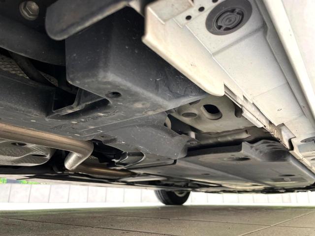 プリウス A 禁煙車 純正ナビ バックカメラ ヘッドアップディスプレイ ブラインドスポットモニター レーダークルーズ パワーシート LEDヘッド オートライト オートエアコン スマートキー パークアシスト ドラレコ(22枚目)