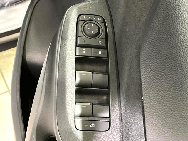 ヤリスクロス Ｚ　禁煙車　純正８型ナビ　バックカメラ　レーダークルーズ　セーフティセンス　　ＬＥＤヘッド　コーナーセンサー　シートヒーター　パワーシート　純正１８インチアルミ（44枚目）