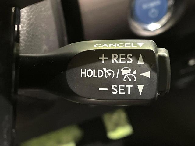 プリウス Ｓツーリングセレクション・ブラックエディション　禁煙車　純正８インチナビ　バックカメラ　レーダークルーズコントロール　セーフティセンス　シートヒーター　ＬＥＤヘッドライト　ＥＴＣ　ドライブレコーダー　１００Ｖ電源　クリアランスソナー（5枚目）