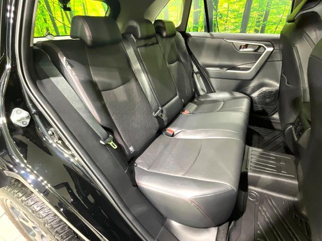 ＲＡＶ４ アドベンチャー　オフロードパッケージ　禁煙車　４ＷＤ　ナビ付ディスプレイオーディオ　全方位カメラ　シートヒーター／ベンチレーション　デジタルインナーミラー　ブラインドスポットモニター　パワーバックドア　レーダークルーズ（9枚目）