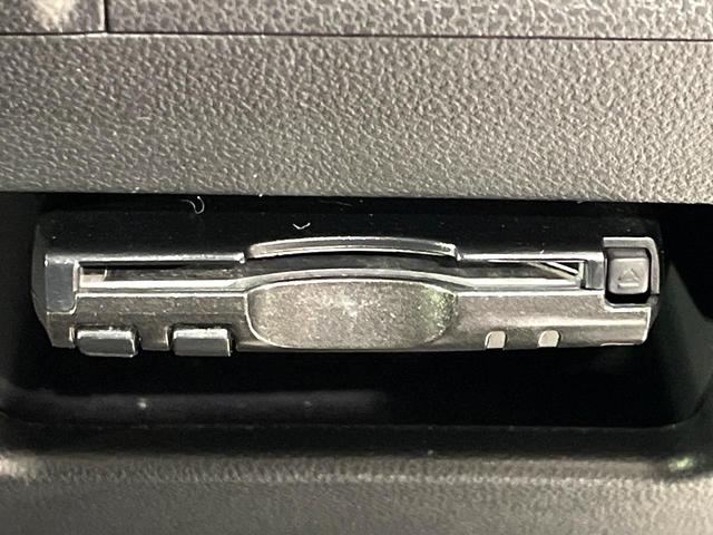 タント カスタムＲＳ　トップエディションＳＡＩＩＩ　禁煙車　ＳＤナビ　両側パワースライドドア　後席モニター　スマートアシスト３　シートヒーター　Ｂｌｕｅｔｏｏｔｈ　ハーフレザーシート　ＬＥＤヘッドライト　スマートキー　ＥＴＣ（25枚目）