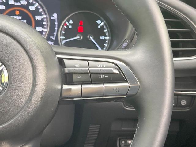 MAZDA3ファストバック 15Sツーリング 純正SDナビ 全周囲カメラ 衝突被害軽減システム レーダークルーズ 禁煙車 コーナーセンサー スマートキー LEDヘッド ビルトインETC オートハイビーム 車線逸脱警報 オートライト(6枚目)