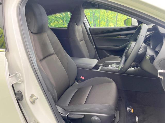 MAZDA3ファストバック 15Sツーリング 純正SDナビ 全周囲カメラ 衝突被害軽減システム レーダークルーズ 禁煙車 コーナーセンサー スマートキー LEDヘッド ビルトインETC オートハイビーム 車線逸脱警報 オートライト(8枚目)