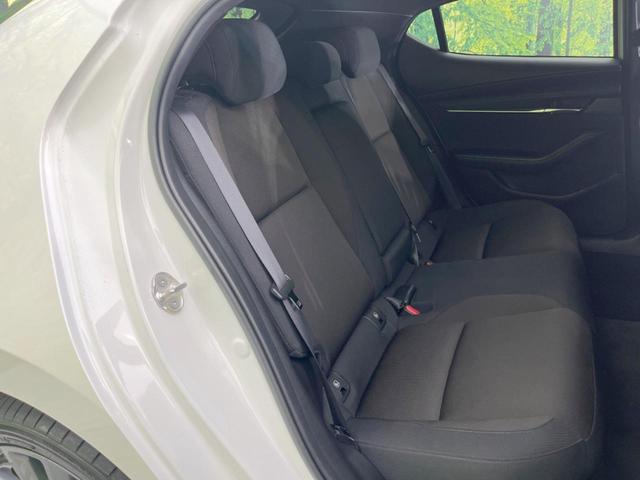 MAZDA3ファストバック 15Sツーリング 純正SDナビ 全周囲カメラ 衝突被害軽減システム レーダークルーズ 禁煙車 コーナーセンサー スマートキー LEDヘッド ビルトインETC オートハイビーム 車線逸脱警報 オートライト(9枚目)