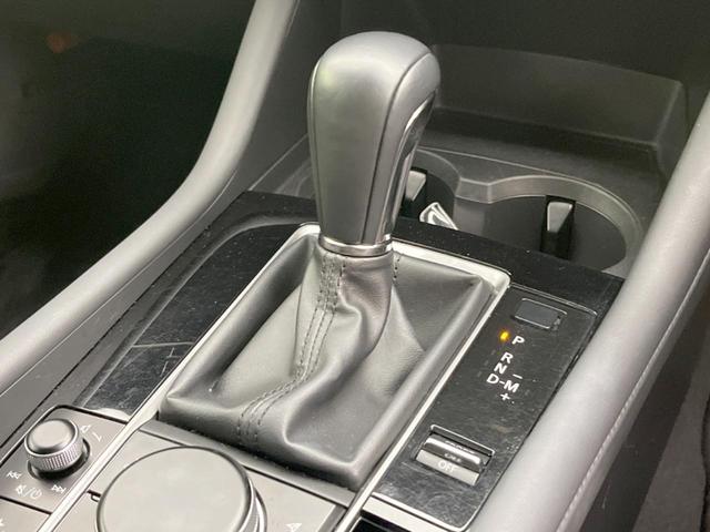 MAZDA3ファストバック 15Sツーリング 純正SDナビ 全周囲カメラ 衝突被害軽減システム レーダークルーズ 禁煙車 コーナーセンサー スマートキー LEDヘッド ビルトインETC オートハイビーム 車線逸脱警報 オートライト(25枚目)