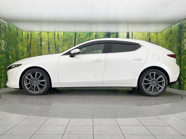 MAZDA3ファストバック 15Sツーリング 純正SDナビ 全周囲カメラ 衝突被害軽減システム レーダークルーズ 禁煙車 コーナーセンサー スマートキー LEDヘッド ビルトインETC オートハイビーム 車線逸脱警報 オートライト(34枚目)