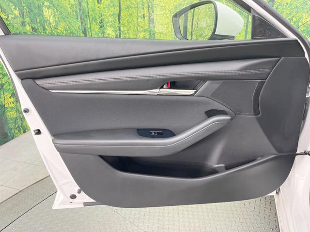 MAZDA3ファストバック 15Sツーリング 純正SDナビ 全周囲カメラ 衝突被害軽減システム レーダークルーズ 禁煙車 コーナーセンサー スマートキー LEDヘッド ビルトインETC オートハイビーム 車線逸脱警報 オートライト(40枚目)