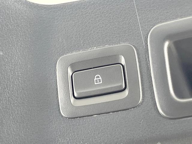 MAZDA3ファストバック 15Sツーリング 純正SDナビ 全周囲カメラ 衝突被害軽減システム レーダークルーズ 禁煙車 コーナーセンサー スマートキー LEDヘッド ビルトインETC オートハイビーム 車線逸脱警報 オートライト(44枚目)