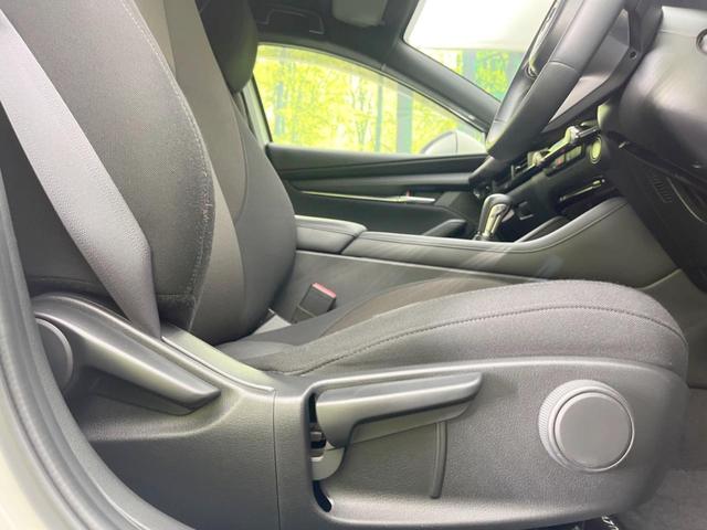 MAZDA3ファストバック 15Sツーリング 純正SDナビ 全周囲カメラ 衝突被害軽減システム レーダークルーズ 禁煙車 コーナーセンサー スマートキー LEDヘッド ビルトインETC オートハイビーム 車線逸脱警報 オートライト(47枚目)