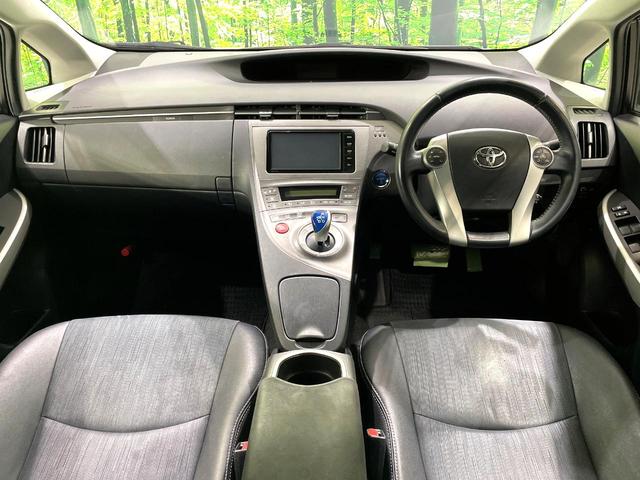 プリウス Gツーリングセレクション 禁煙車 純正ナビ バックカメラ クルーズコントロール ETC スマートキー ハーフレザーシート LEDヘッドライト ドライブレコーダー パワーシート オートエアコン オートライト(2枚目)