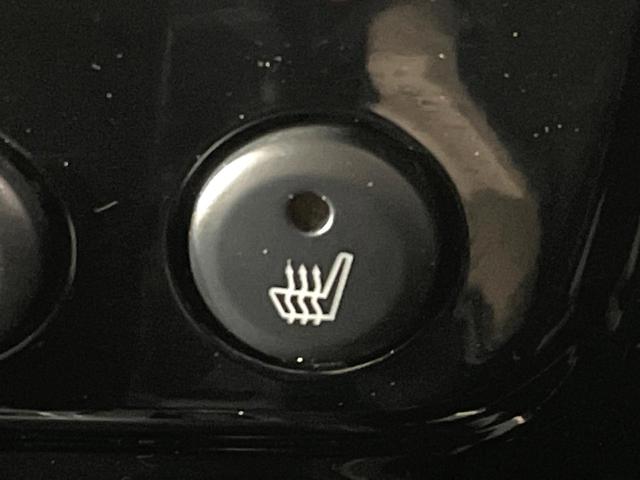 ジムニー ランドベンチャー 禁煙車 オーディオ シートヒーター ステアリングスイッチ キーレス 合皮レザーシート ETC フォグ 純正16インチアルミ 電動格納ミラー プライバシーガラス 4WD(3枚目)