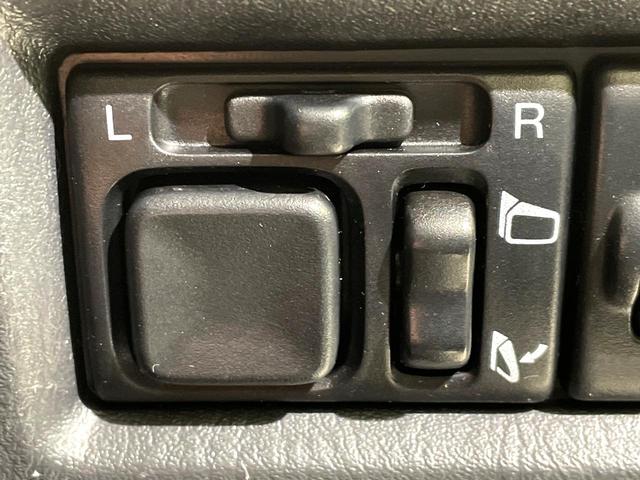 ジムニー ランドベンチャー 禁煙車 オーディオ シートヒーター ステアリングスイッチ キーレス 合皮レザーシート ETC フォグ 純正16インチアルミ 電動格納ミラー プライバシーガラス 4WD(28枚目)