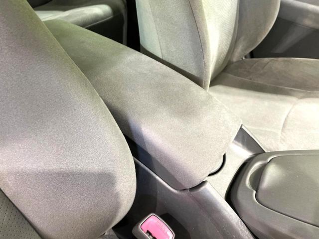 プリウス S 禁煙車 ディスプレイオーディオ バックカメラ スマートキー ドライブレコーダー オートライト 電動格納ミラー Bluetooth 純正15インチアルミホイール オートエアコン(33枚目)