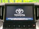 【メーカー純正１０型ナビ】インテリアに溶け込むスタイリッシュな「専用設計」メーカーナビを装備♪視認性や操作性など基本性能にも優れ、より上質なカーライフをお楽しみいただけます。