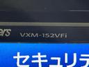 Ｌパッケージ　禁煙車　純正ナビ　バックカメラ　クルーズコントロール　ＥＴＣ　ドライブレコーダー　ＬＥＤヘッドライト　スマートキー　オートエアコン　オートライト　アームレスト　電動格納ミラー　ステアリングスイッチ（22枚目）