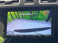 【バックカメラ】駐車時に後方がリアルタイム映像で確認できます。大型商業施設や立体駐車場での駐車時や、夜間のバック時に大活躍！運転スキルに関わらず、今や必須となった装備のひとつです！ 4