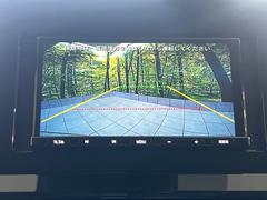 【バックカメラ】駐車時に後方がリアルタイム映像で確認できます。大型商業施設や立体駐車場での駐車時や、夜間のバック時に大活躍！運転スキルに関わらず、今や必須となった装備のひとつです！ 4