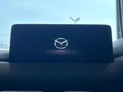 【１０．２５インチマツダコネクト】車内の雰囲気にマッチした大型ディスプレイ。スマホ接続でのナビ使用やＢｌｕｅｔｏｏｔｈ再生等、様々な機能が楽しめます。直感的なダイヤル操作が可能で、使い勝手も良好です。 3
