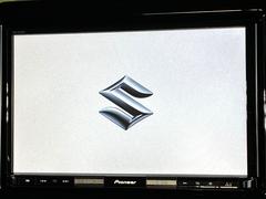 �ڽ��������ʥӡۿ͵��ν����ʥӤ������������ǥ�����ǽ�⽼�¤��Ƥ��ꡢ�£�������������³����Ф������Υ��ޥۤ�ͣУ��ץ쥤�䡼�β��ڤ������ǽ�������α�ž������˳ڤ����ʤ�ޤ����� 3