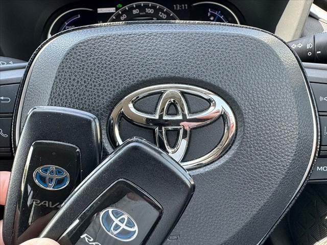 ＲＡＶ４ ハイブリッドＧ　９型ナビ　ハンズフリーＰバックドア　セーフティセンス　シートヒーター　フルセグ　Ｂカメラ　ＢＳＭ　電動パーキング　ＥＴＣ２．０　ステアリングヒーター　メモリー付Ｐシート　ＬＥＤ　ステリモ　クリソナ（4枚目）