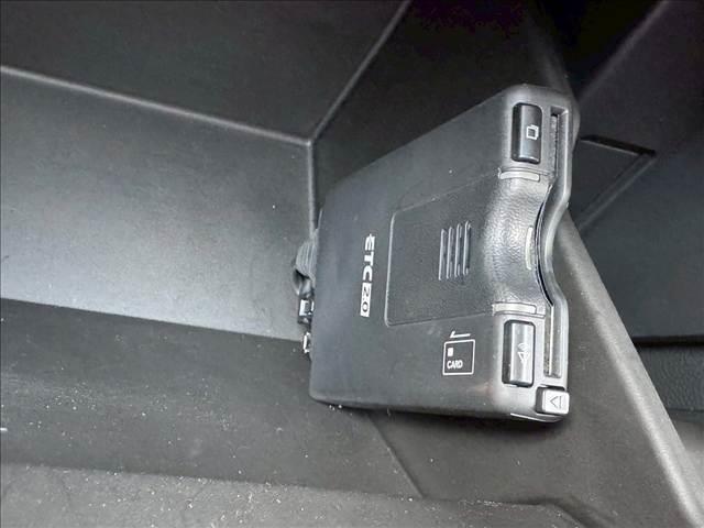 ＧＲ８６ ＲＺ　６ＭＴ　純正ナビ　フルセグ　ＢＴ　ＥＴＣ　ドラレコ　シートヒーター　レーダークルコン　ステリモ　スマートキー　Ｐスタート　革ステ　革コンビシート　８スピーカー　リアフォグ　ＬＥＤヘッド　オートライト（21枚目）