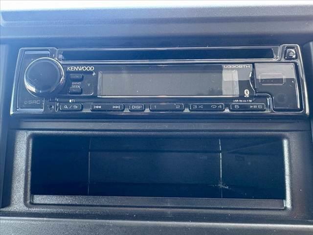 ジムニー ＸＬ　５ＭＴ　セーフティＳ　ＥＴＣ　シートヒーター　スマートキー　Ａストップ　オートライト　プライバシーガラス　電格ミラー　ミラーヒーター　バニティミラー　後席ヘッドレスト　マット　バイザー　背面タイヤ（5枚目）