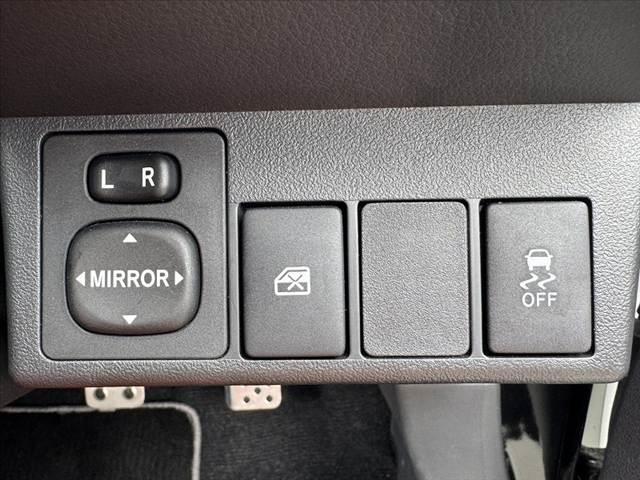 コペン ＧＲ　スポーツ　５ＭＴ　ＢＢＳ製１６インチＡＷ　ＭＯＭＯステ　レカロシート　純正ナビ　フルセグＴＶ　Ｂカメラ　ステリモ　ＢＴ　スマートキー　シートヒーター　横滑り防止　ドラレコ　１２Ｖソケット　ドラレコ　フロアマット（26枚目）