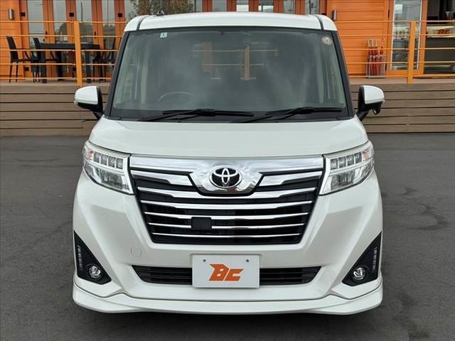 ルーミー カスタムＧ　純正ナビ　フルセグ　Ｂカメラ　ＢＴ　ステリモ　クルコン　革巻きステ　ＬＥＤヘッド　Ａライト　両電スラ　横滑り防止　Ａストップ　スマートキー　ＥＴＣ　ドラレコ　電格ミラー　バニティミラー　マットバイザー（9枚目）
