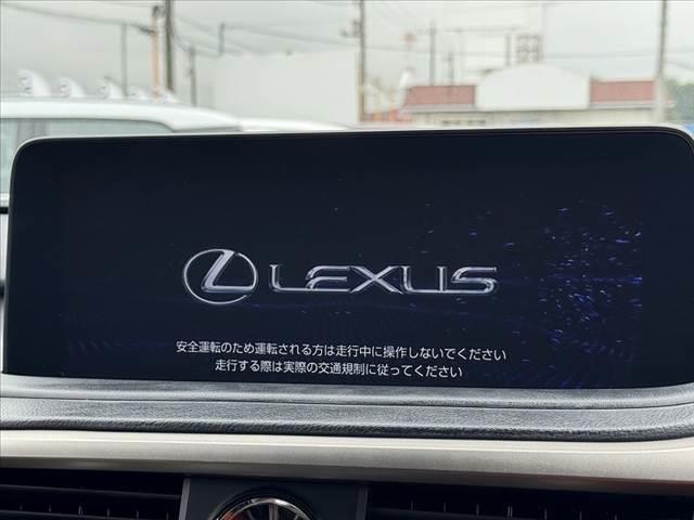 ＲＸ ＲＸ３００　Ｆスポーツ　後期　パノラマルーフ　ルーフレール　アダプティブハイビーム　純正ナビ　全周囲モニター　フルセグＴＶ　ＢＴ　レザーシート　ベンチレーション　ステアヒーター　ＨＵＤ　ＥＴＣ　ＢＳＭ　Ｐバックドア（3枚目）