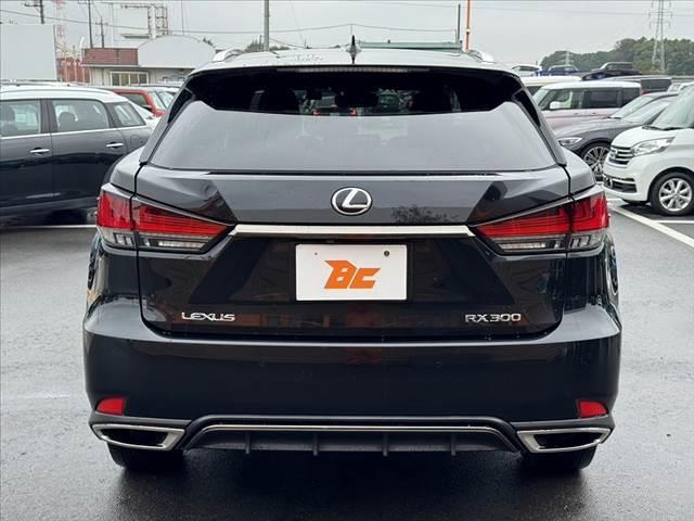 ＲＸ ＲＸ３００　Ｆスポーツ　後期　パノラマルーフ　ルーフレール　アダプティブハイビーム　純正ナビ　全周囲モニター　フルセグＴＶ　ＢＴ　レザーシート　ベンチレーション　ステアヒーター　ＨＵＤ　ＥＴＣ　ＢＳＭ　Ｐバックドア（14枚目）