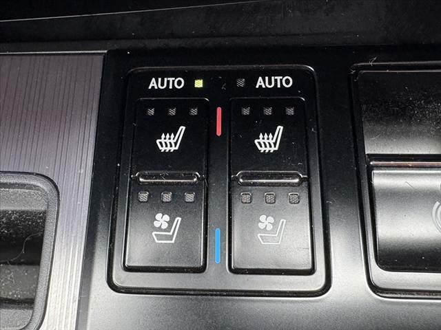 ＲＸ ＲＸ３００　Ｆスポーツ　後期　パノラマルーフ　ルーフレール　アダプティブハイビーム　純正ナビ　全周囲モニター　フルセグＴＶ　ＢＴ　レザーシート　ベンチレーション　ステアヒーター　ＨＵＤ　ＥＴＣ　ＢＳＭ　Ｐバックドア（28枚目）