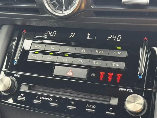 ＩＳ ＩＳ３００ｈ　Ｆスポーツ　後期　ムーンルーフ　３眼ＬＥＤヘッド　オレンジキャリパー　パノラミックビューＭ　１０．３インチナビ　フルセグ　シートヒーター　ステアヒーター　Ａライト　Ａハイビーム　ステリモ　ＡＣＣ　パワーシート（4枚目）