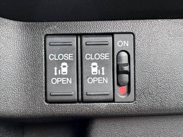 ステップワゴンスパーダ e:HEVスパーダ G ホンダセンシング ホンダセンシング 純正9型ナビ Bカメ BT ETC フルセグTV 両電スラ ACC Aブレーキホールド スマートキー ステリモ Aライト LEDヘッド/フォグ スマートキー マットバイザー(6枚目)