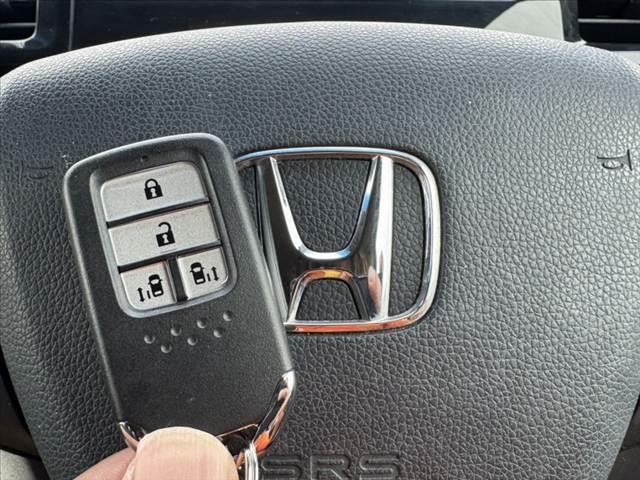 ステップワゴンスパーダ e:HEVスパーダ G ホンダセンシング ホンダセンシング 純正9型ナビ Bカメ BT ETC フルセグTV 両電スラ ACC Aブレーキホールド スマートキー ステリモ Aライト LEDヘッド/フォグ スマートキー マットバイザー(7枚目)