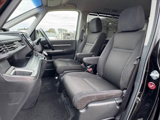 ステップワゴンスパーダ e:HEVスパーダ G ホンダセンシング ホンダセンシング 純正9型ナビ Bカメ BT ETC フルセグTV 両電スラ ACC Aブレーキホールド スマートキー ステリモ Aライト LEDヘッド/フォグ スマートキー マットバイザー(17枚目)