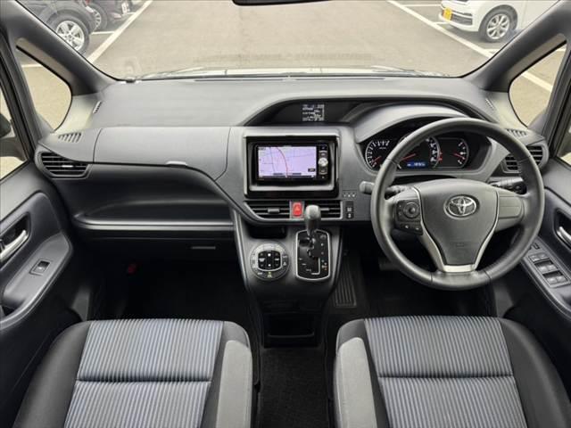 ヴォクシー ZS 社外ナビ 地デジTV Bカメラ ステリモ 電スラ LEDヘッド Aライト スマートキー Aストップ ETC 電格ミラー チルトステ シートリフター Rサンシェード 革巻きステア 純正16インチAW(2枚目)