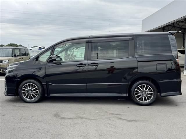 ヴォクシー ZS 社外ナビ 地デジTV Bカメラ ステリモ 電スラ LEDヘッド Aライト スマートキー Aストップ ETC 電格ミラー チルトステ シートリフター Rサンシェード 革巻きステア 純正16インチAW(11枚目)