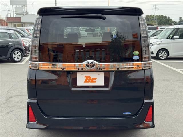 ヴォクシー ZS 社外ナビ 地デジTV Bカメラ ステリモ 電スラ LEDヘッド Aライト スマートキー Aストップ ETC 電格ミラー チルトステ シートリフター Rサンシェード 革巻きステア 純正16インチAW(14枚目)