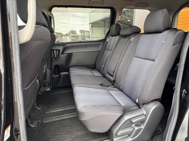 ヴォクシー ZS 社外ナビ 地デジTV Bカメラ ステリモ 電スラ LEDヘッド Aライト スマートキー Aストップ ETC 電格ミラー チルトステ シートリフター Rサンシェード 革巻きステア 純正16インチAW(18枚目)